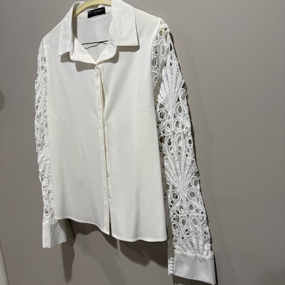 NWOT White Blouse | statement lace sleeves | Button up | De Supreso Designer - Picture 2 of 5